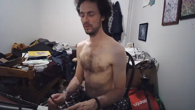 JohnnyMoves webcam
