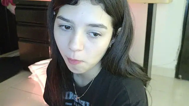 eva_sin18 live sex cam