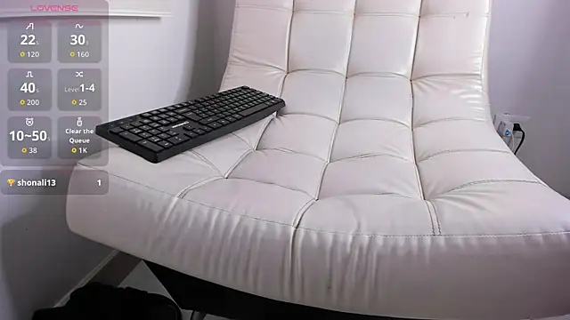 Aaron_Tate webcam