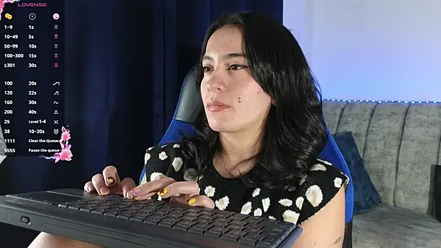 ZaraDames_ webcam