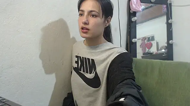 skinny_sweet2411 webcam