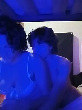 YoursexyJuan webcam