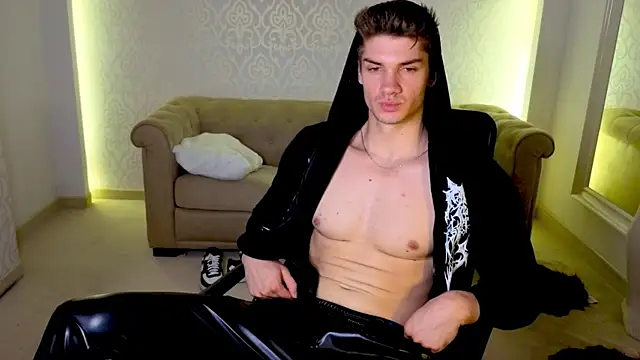 maxkaiden - MaxKaiden's free webcam - UK Sex Cams