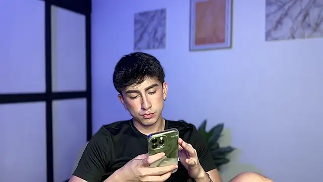 sweettaaron01 webcam