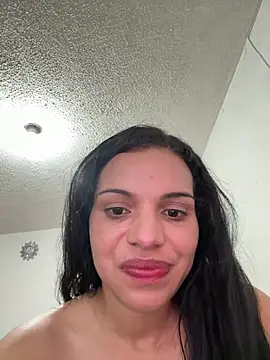 anavalle - Anavalle's free webcam - UK Sex Cams