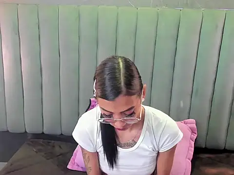 karlaslutskinny__ - KarlaSlutSkinny__'s free webcam - UK Sex Cams