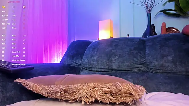 Nicki_Ripperton webcam