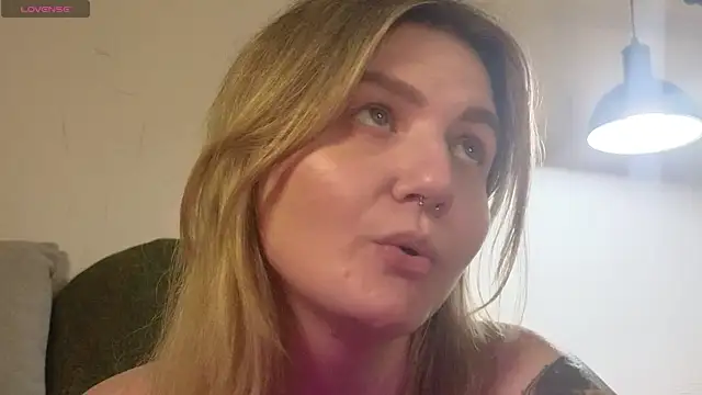 TonyaMeow webcam