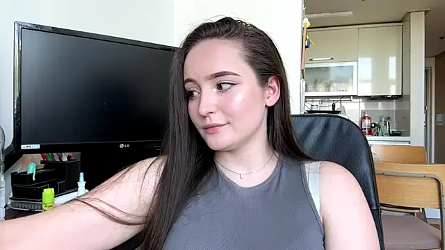 Emilly_Cart webcam