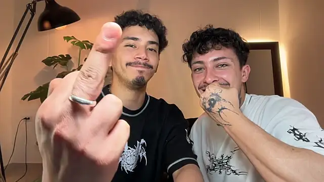 Gielyie2 - Couple webcam sex chat
