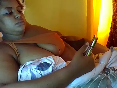 sexychubby22 webcam