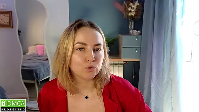 Mira_Mermayd live cam on StripChat
