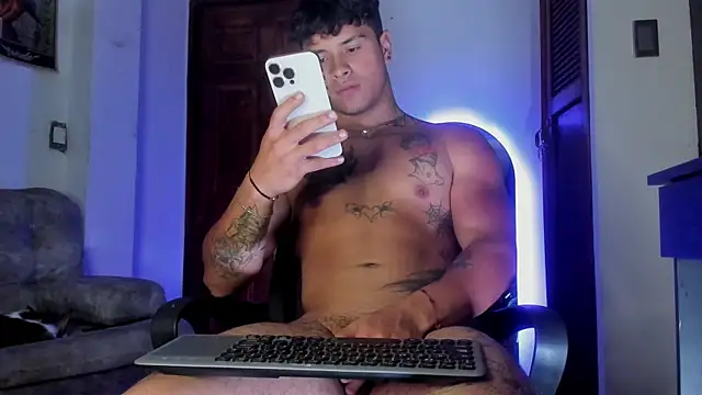 Dominic_Biker__ webcam