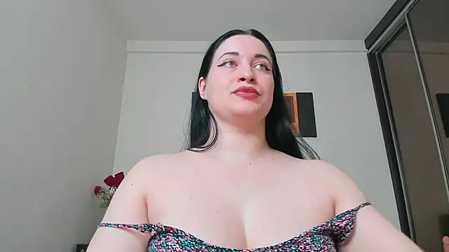 GoldenLunaa webcam