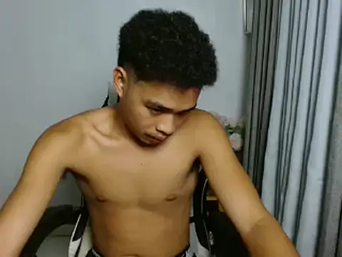 curlyasian_njxx webcam