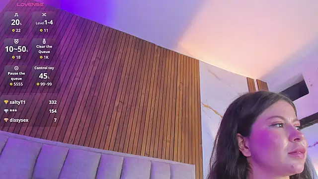 Scarlet_Rosexx live cam on StripChat