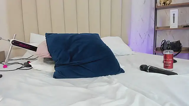 LilithHarperr_ webcam