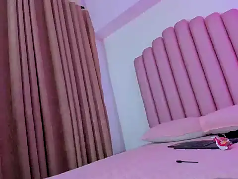 Lana_fox01 live sex cam