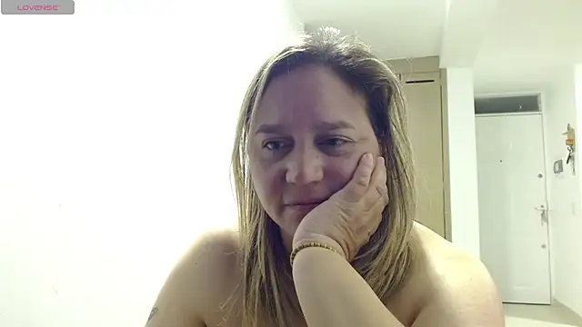 LauraReeves webcam