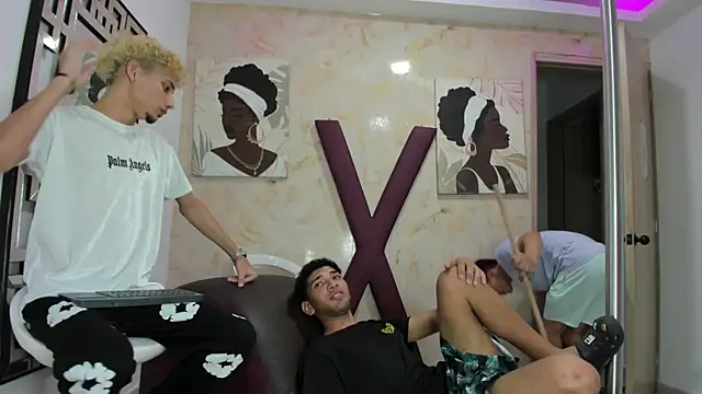 YOUNG_BOYS_HELL webcam