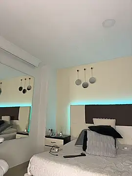 Sky_Loren webcam