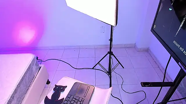 Shedevilboobs69 webcam