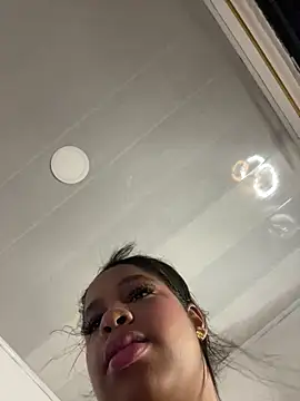 NV-Nikoll live cam on StripChat