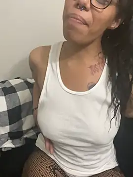 Desirae_Luciano