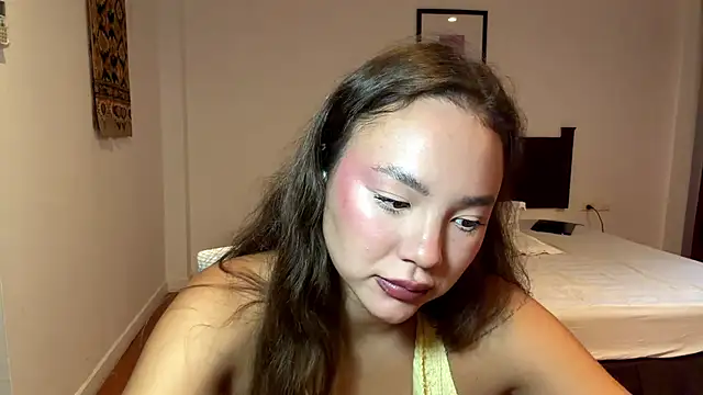 kamila_18_french webcam