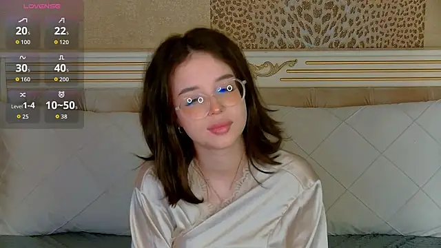 LanaLedger live cam on StripChat