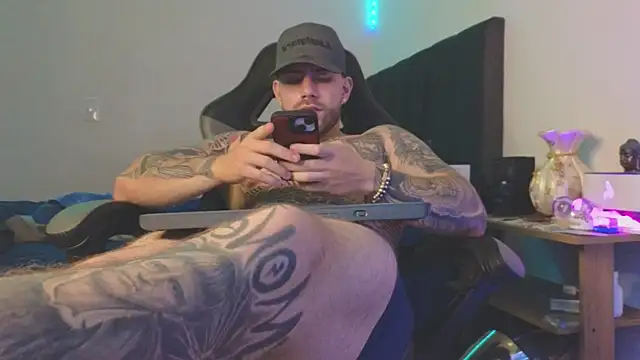Ades_Lowe webcam