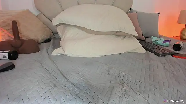 _luuciana_ webcam