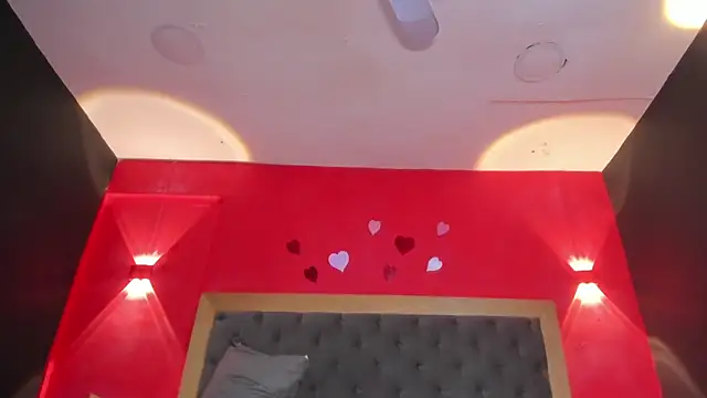 YayaHilton live sex cam