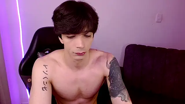 H3ll_B0I webcam