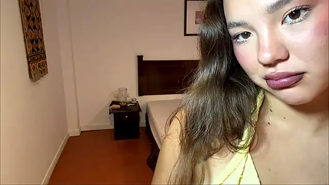kamila_18_french webcam