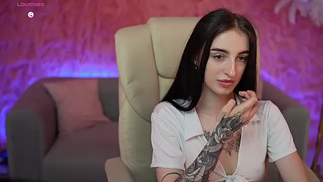 EmilyyMoon webcam