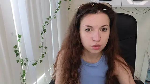Ulyanixx live cam on StripChat