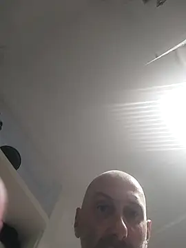 WienBearBi live cam on StripChat