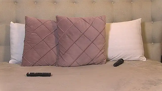 DizzyTara webcam