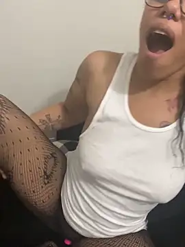 Desirae_Luciano webcam