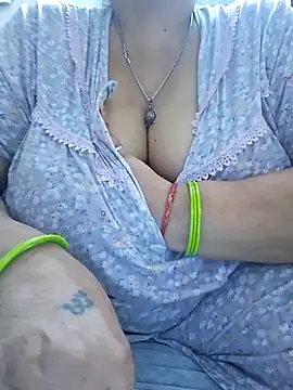Kavya_XX live cam on StripChat