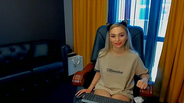 HaleySweet18 webcam