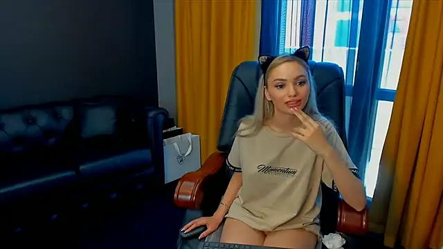 HaleySweet18 webcam