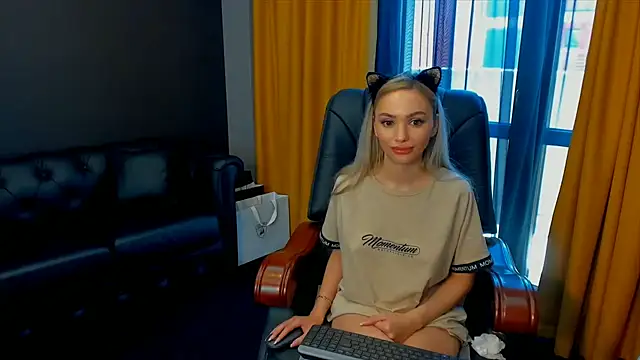 HaleySweet18 webcam