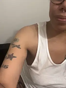 Desirae_Luciano webcam