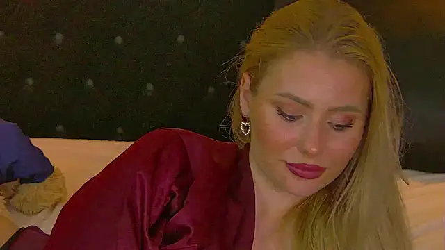 MisshaNight webcam