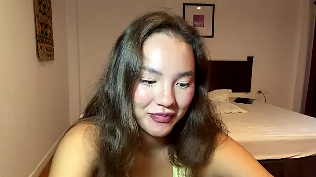 kamila_18_french webcam