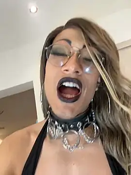 Lia_Jones77 webcam