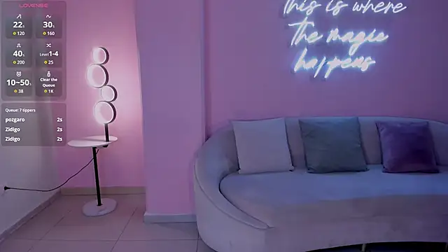 ariananova - ArianaNova's free webcam - UK Sex Cams