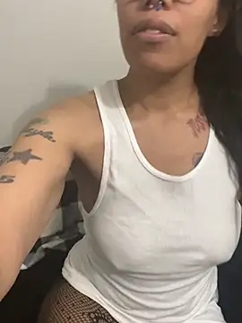 Desirae_Luciano webcam